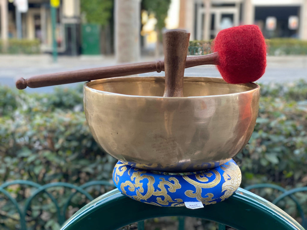 7" Hand Hammered Tibetan Singing Bowl, Chakra Healing, Sound Therapy