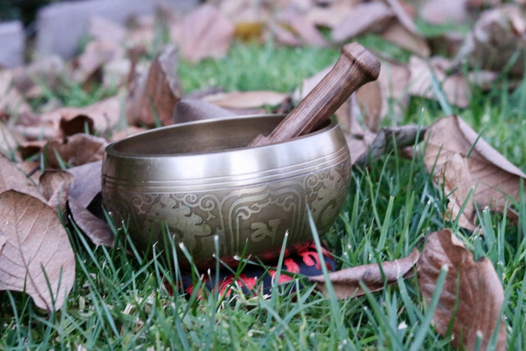 Tibetan Singing Bowl Set 5” – Hand Hammered Meditation Bowl for Healing, Yoga & Chakra Balancing