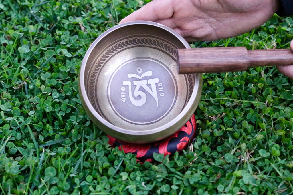 Tibetan Singing Bowl Set 5” – Hand Hammered Meditation Bowl for Healing, Yoga & Chakra Balancing