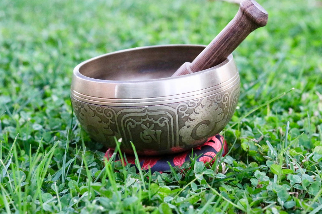 Tibetan Singing Bowl Set 5” – Hand Hammered Meditation Bowl for Healing, Yoga & Chakra Balancing
