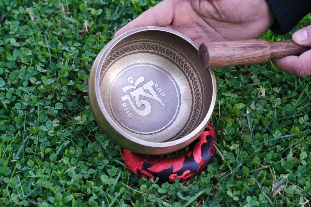 Tibetan Singing Bowl Set 5” – Hand Hammered Meditation Bowl for Healing, Yoga & Chakra Balancing